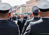 02__Para_Prezydencka_Dzien_Flagi_Plac_Zamkowy_20220502_MBO15969.jpg