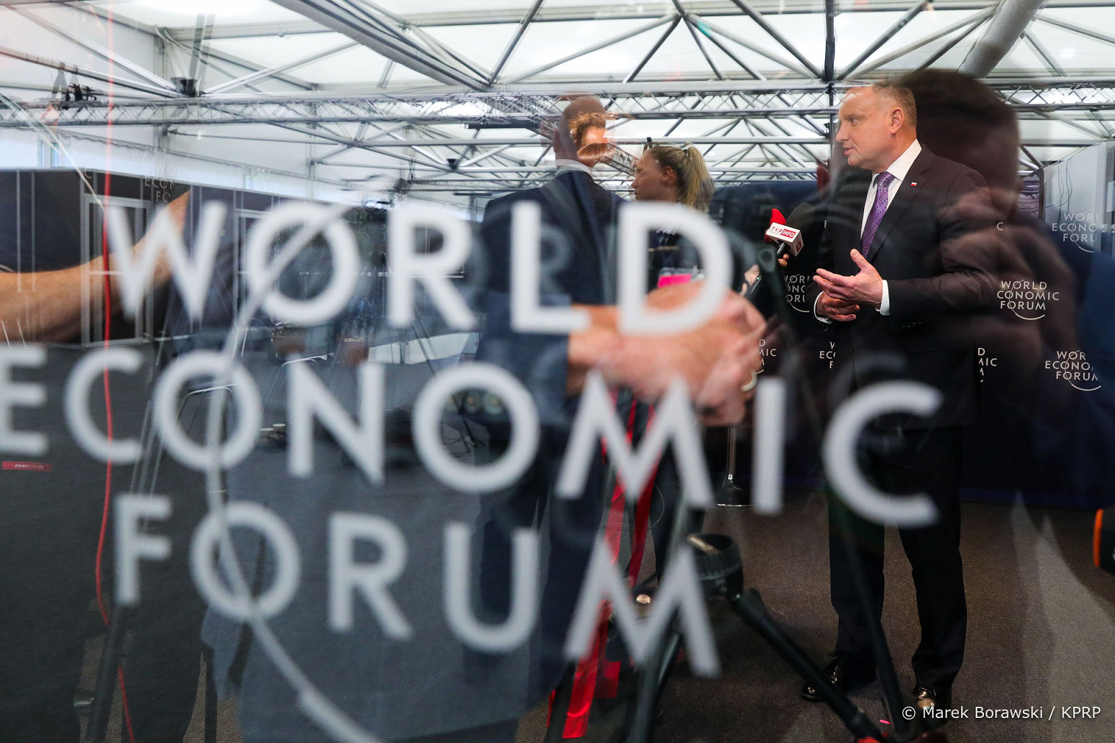 027_Andrzej_Duda_Davos_WEF_20220524_MBO20917.jpg [336.01 KB]