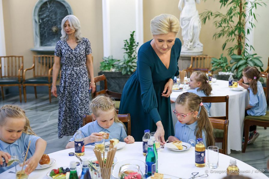 003_Agata_Kornhauser-Duda_spotkanie_przedszkolaki_20220525_GJB_8691.jpg