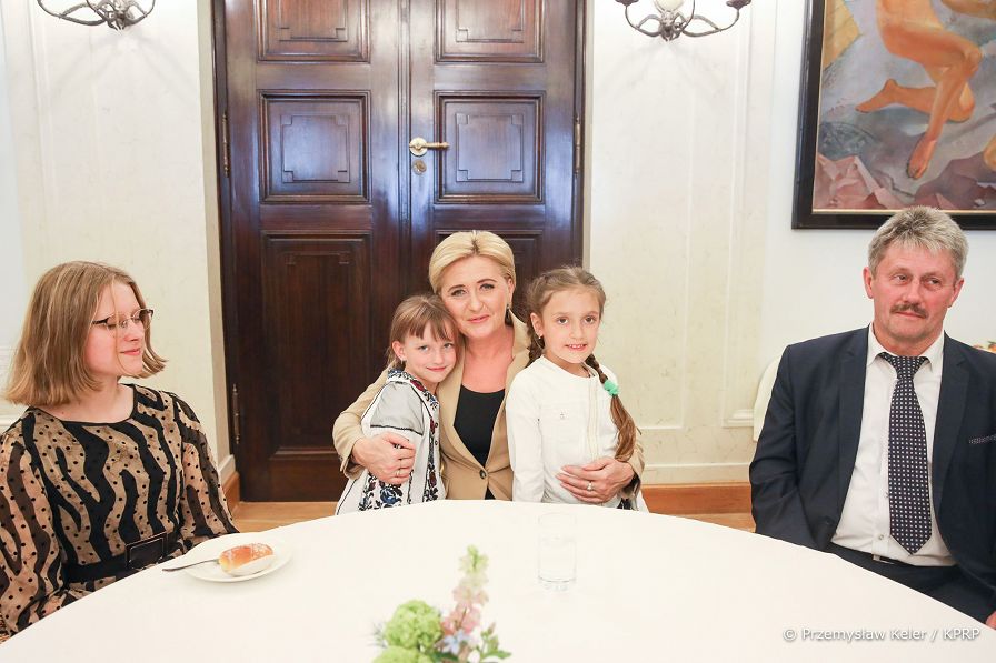 010_Agata_Kornhauser-Duda_spotkanie_rodziny_ukrainskie_20220505_PK010521.jpg