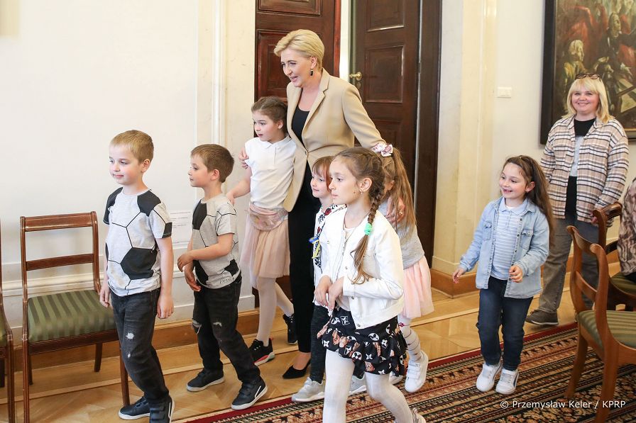 016_Agata_Kornhauser-Duda_spotkanie_rodziny_ukrainskie_20220505_PK010674.jpg