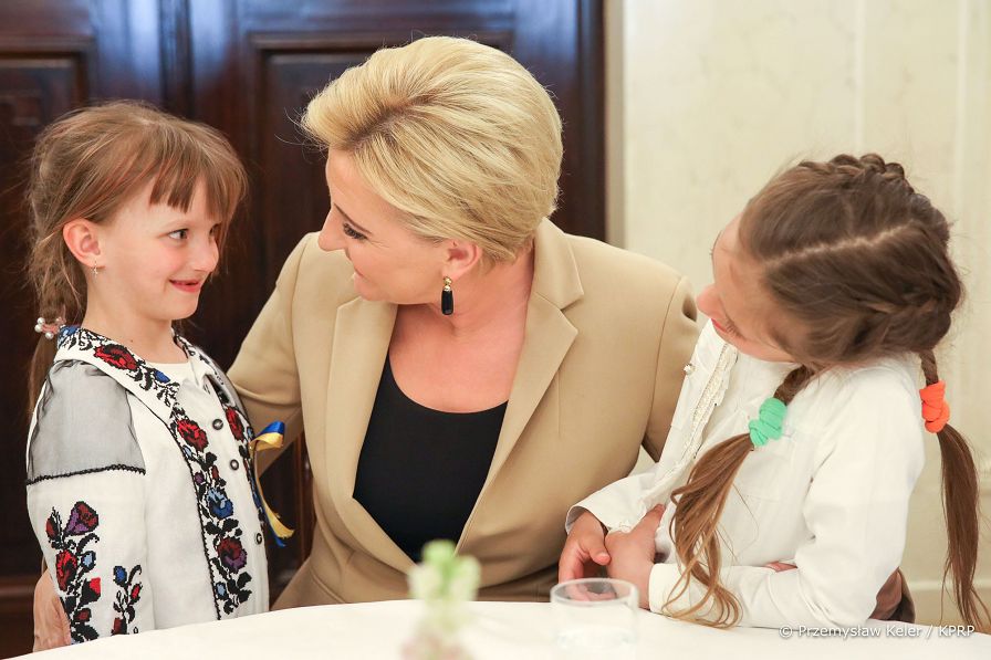 011_Agata_Kornhauser-Duda_spotkanie_rodziny_ukrainskie_20220505_PK010533.jpg