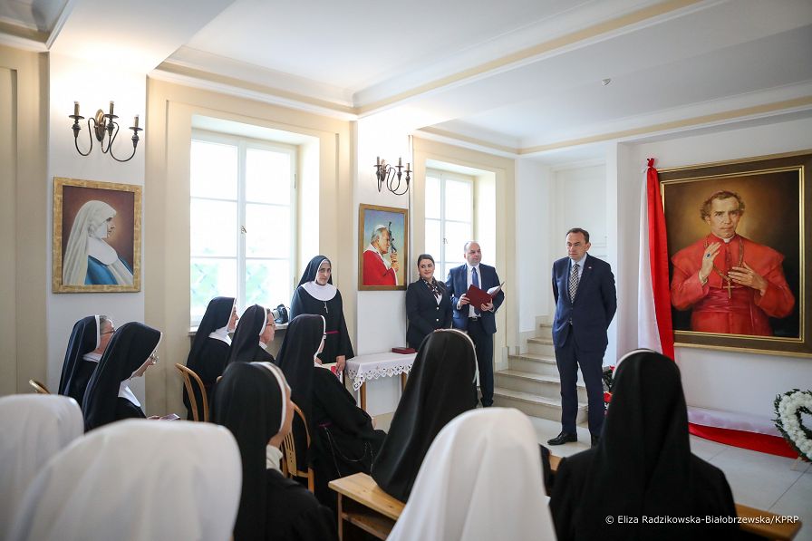 09__Adam_Kwiatkowski_odzaczenia_Siostrom_Franciszkanom_Rodziny_Maryi_20220506_ERB59384.jpg