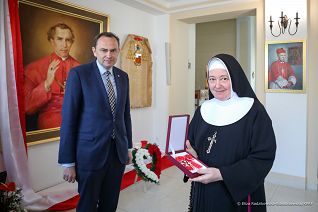 06__Adam_Kwiatkowski_odzaczenia_Siostrom_Franciszkanom_Rodziny_Maryi_20220506_ERB59367.jpg