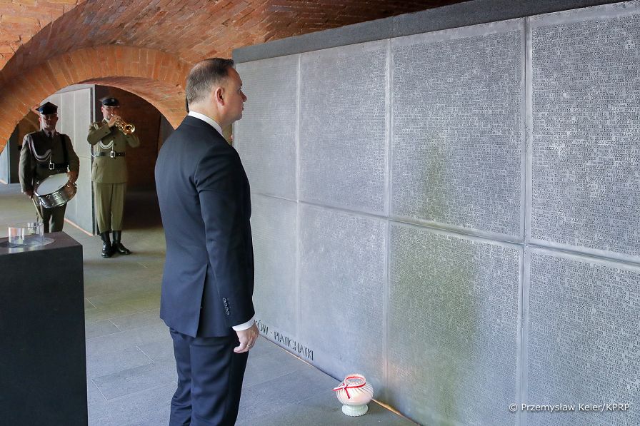 03__Andrzej_Duda_przedstawiciele_organizacji_Rodziny_Katynskie_20220509_PK019226.jpg