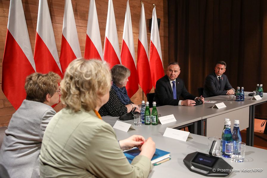 11__Andrzej_Duda_przedstawiciele_organizacji_Rodziny_Katynskie_20220509_PK019366.jpg