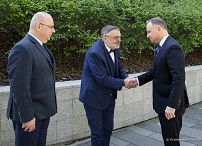 01__Andrzej_Duda_przedstawiciele_organizacji_Rodziny_Katynskie_20220509_PK019129.jpg