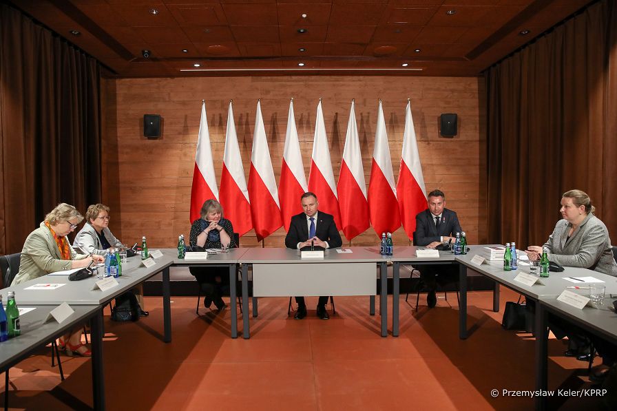 10__Andrzej_Duda_przedstawiciele_organizacji_Rodziny_Katynskie_20220509_PK019430.jpg