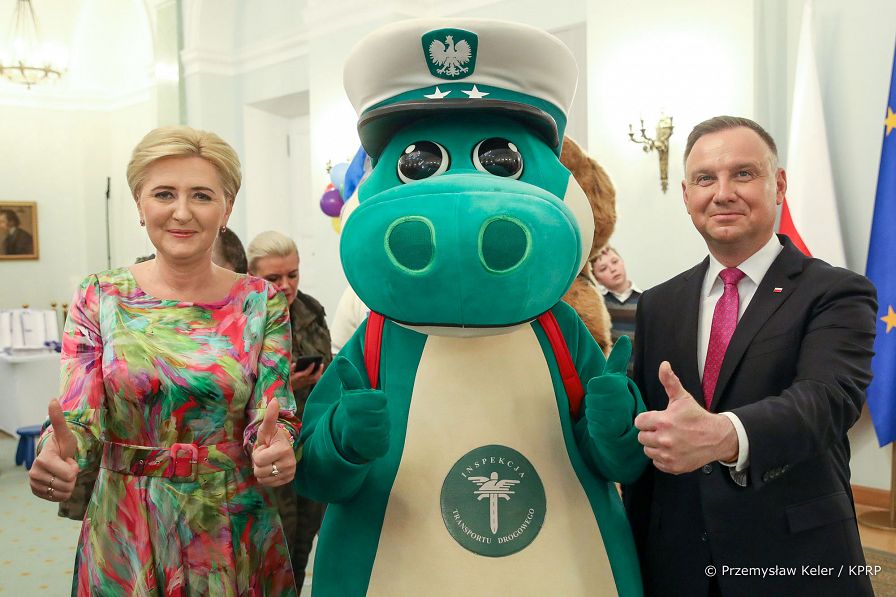 022_Andrzej_Duda_Agata_Kornhauser-Duda_Bezpieczne_Wakacje_20220601_PK017045.jpg