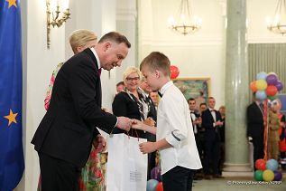 09__Andrzej_Duda_Agata_Kornhauser_Duda_Bezpieczne_Wakacje_20220601_PK011236.jpg