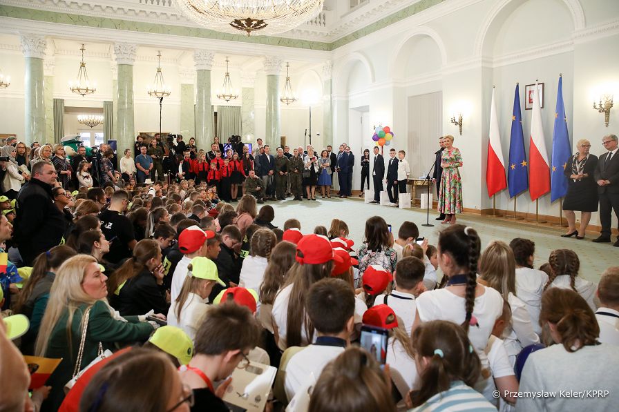 12__Andrzej_Duda_Agata_Kornhauser_Duda_Bezpieczne_Wakacje_20220601_PK011505.jpg