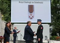 008_min_Dera_odznaczenia_ofiarnosc_odwage_dzielnosc_20220620_PK021664.jpg