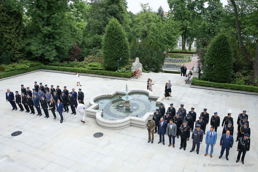 004_min_Dera_odznaczenia_ofiarnosc_odwage_dzielnosc_20220620_PK012812.jpg