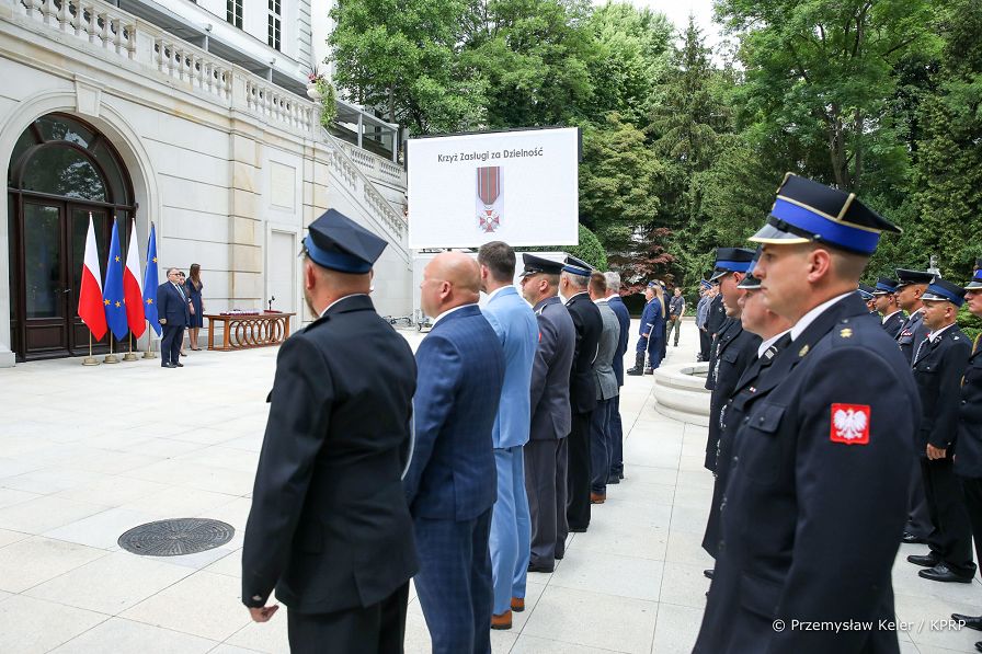 005_min_Dera_odznaczenia_ofiarnosc_odwage_dzielnosc_20220620_PK012840.jpg