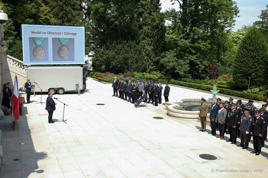 017_min_Dera_odznaczenia_ofiarnosc_odwage_dzielnosc_20220620_PK012880.jpg