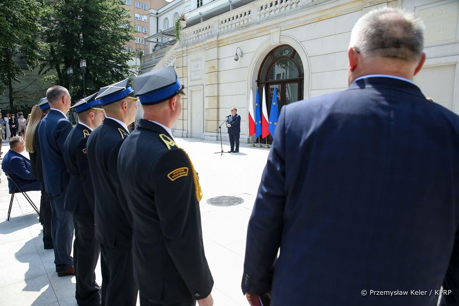 015_min_Dera_odznaczenia_ofiarnosc_odwage_dzielnosc_20220620_PK012848.jpg