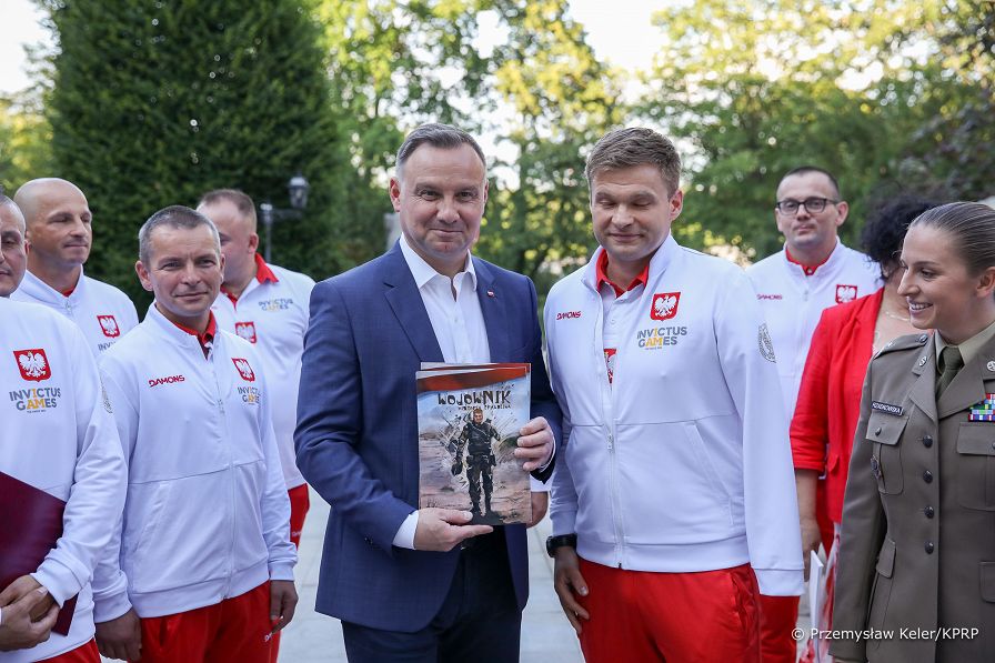 11__Andrzej_Duda_Druzyna_Team_Invictus_Poland_20220622_PK015034.jpg
