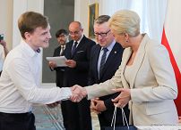 06__Agata_Kornhauser_Duda_laureaci_Olimpiady_Historii_Polski_dla_Polonii _20220627_MB2_3828.jpg