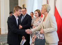 07__Agata_Kornhauser_Duda_laureaci_Olimpiady_Historii_Polski_dla_Polonii _20220627_MB2_3923.jpg