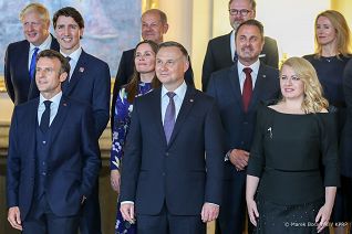003_Andrzej_Duda_Madryt_NATO_family_photo_20220628_MB1_2079.jpg