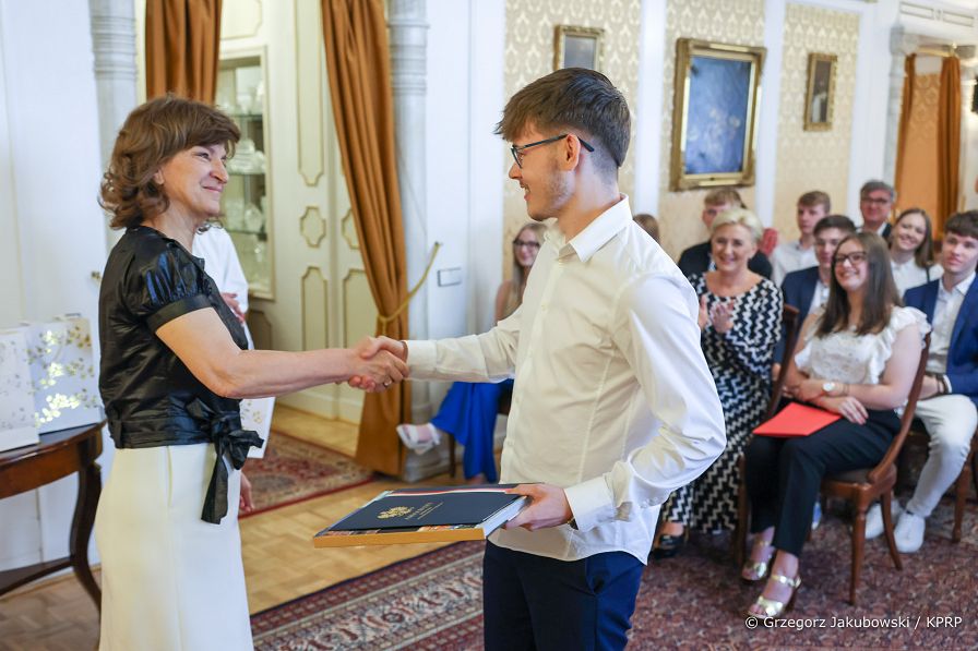 005_Agata_Kornhauser-Duda_Madryt_koniec_roku_szkolnego_20220629_GJB_1777.jpg