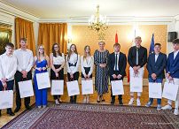 012_Agata_Kornhauser-Duda_Madryt_koniec_roku_szkolnego_20220629_GJB_1987.jpg