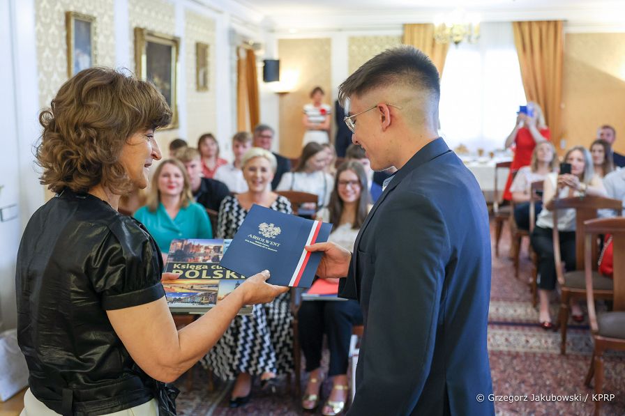 007_Agata_Kornhauser-Duda_Madryt_koniec_roku_szkolnego_20220629_GJB_1812.jpg