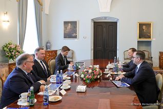 02__Andrzej_Duda_przedstawiciele_Centralnego_Portu_Komunikacyjnego_20220603_MBO24855.jpg