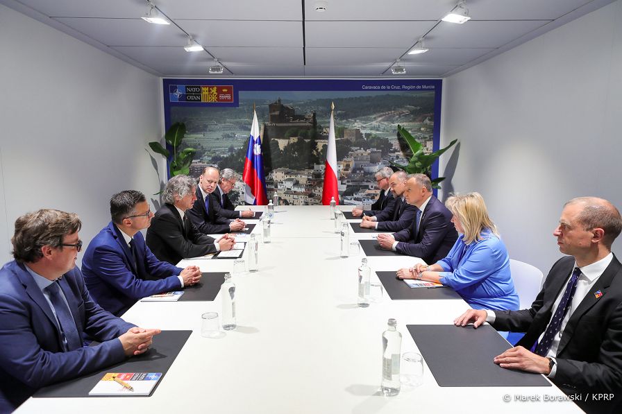 019_Andrzej_Duda_Robert_Golob_NATO_Madryt_20220630_MB2_5944.jpg