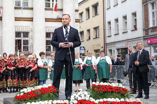 008_Andrzej_Duda_Slask_Olesno_mieszkancy_20220607_PK010011.jpg