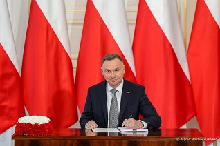 03__Andrzej_Duda_podpisanie_ustawy _20220714_MB1_4494.jpg