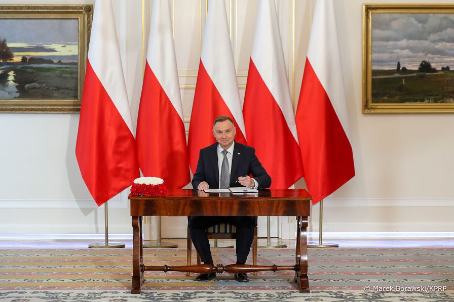 02__Andrzej_Duda_podpisanie_ustawy _20220714_MB1_4485.jpg