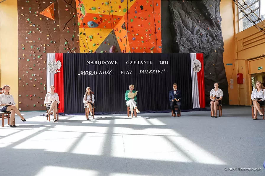 narodowe czytanie białobrzgi.webp [79.27 KB]