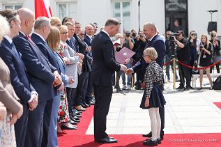 009_Para_Prezydencka_Dzien_Flagi_Belweder_20220502_GJB_2481.jpg