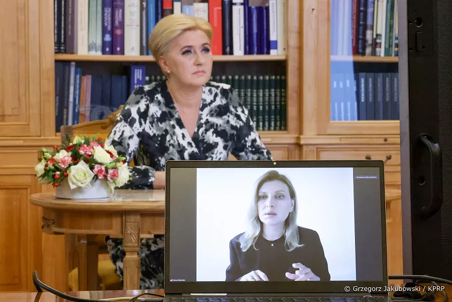 ołena rozmowa.webp [54.87 KB]