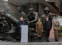 03__Andrzej_Duda_Uroczysty_Apel_Poleglych-_20220731_PK2_1053.jpg