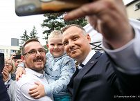 027_016_Andrzej_Duda_Slask_Olesno_mieszkancy_20220607_PK010320.jpg