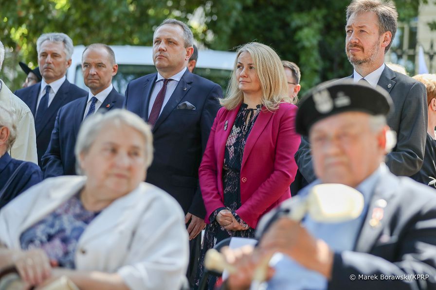 07__Barbara_Brodowska_Maczka_obelisk_Pamieci_Zołnierzy_AK_Powstancow_Mokotowa _20220801_MB1_5109.jpg