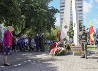09__Barbara_Brodowska_Maczka_obelisk_Pamieci_Zołnierzy_AK_Powstancow_Mokotowa _20220801_MB2_0675.jpg