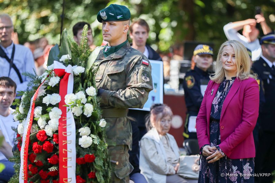 03__Barbara_Brodowska_Maczka_pomnik_Mokotow_Walczacy_1944_20220801_MB1_5067.jpg