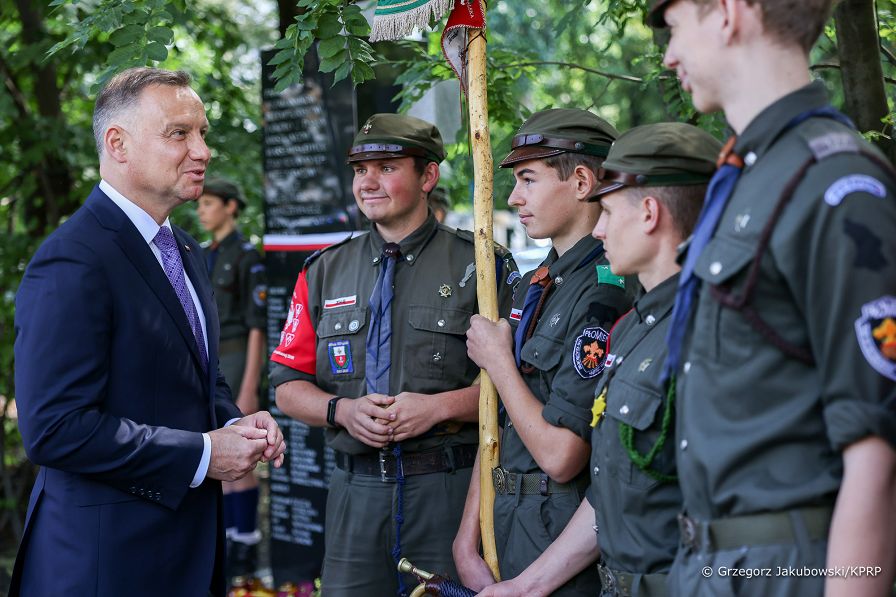 04__Andrzej_Duda_Uroczystosc_upamietnienia_mieszkancow_warszawskiej_Woli zamordowanych_przez_Niemcow_20220801_GJB_2041.jpg