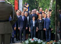 14__Andrzej_Duda_Godzina_W_oddanie_holdu_Powstancom_Warszawy_Gloria_Victis_20220801_1S7A4134.jpg