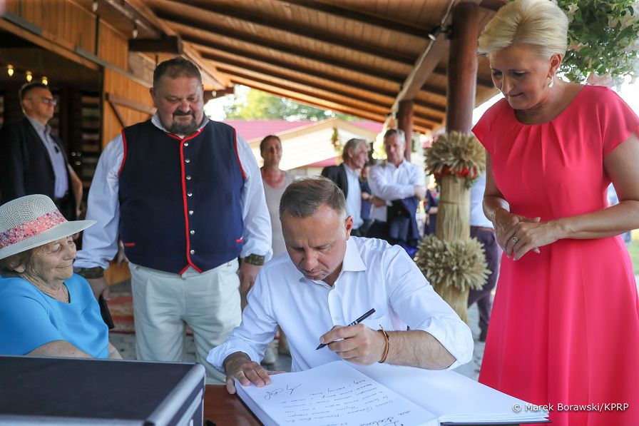 21__Andrzej_Duda_Agata_Kornhauser_Duda_swieto_plonow_Kolonia_Bocki_20220827_MB2_3550.jpg