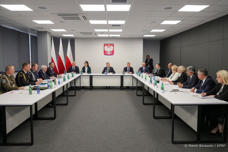 002_Andrzej_Duda_spotkanie_oczyszczanie_Odry_20220830_MB2_4234.jpg