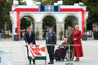 010_Para_Prezydencka_sztandar_DGRSZ_20220913_GJB_2557.jpg