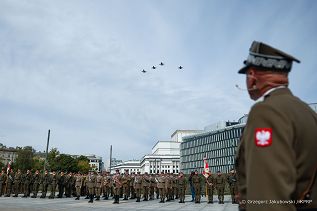 006_Andrzej_Duda_sztandar_DGRSZ_20220913_GJB_2463.jpg