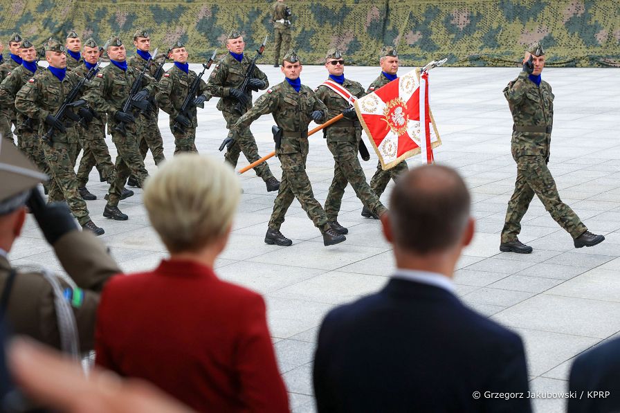 031_Para_Prezydencka_sztandar_DGRSZ_20220913_GJA_2965.jpg