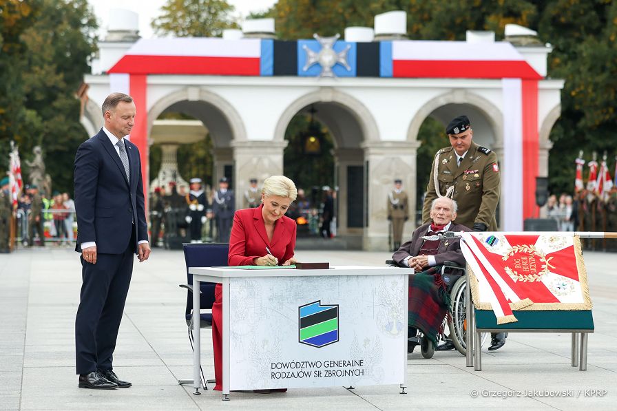 013_Para_Prezydencka_sztandar_DGRSZ_20220913_GJB_2650.jpg