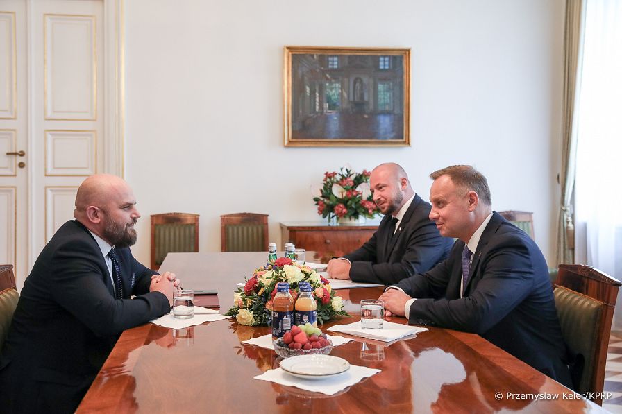 02__Andrzej_Duda_Jarosław_Szajner_Szef_Urzedu_ds_Cudzoziemcow_20220914_PK1_9810.jpg