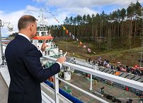 010_Andrzej_Duda_otwarcie_kanalu_przez_Mierzeje_Wislana_20220917_GJA_4926.jpg